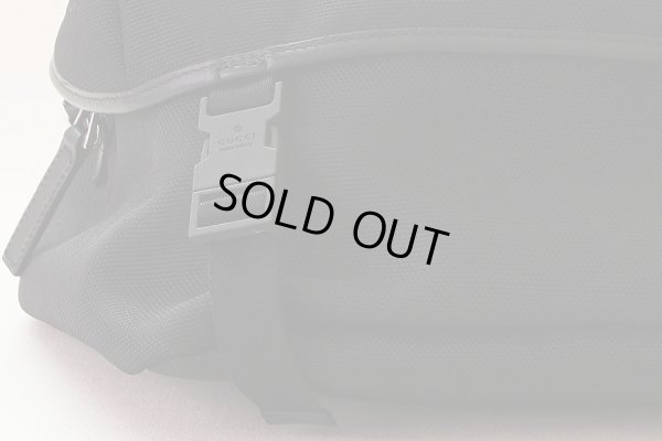 グッチ　ショルダーバック 353409 493492 ブラック／SIV金具　底　拡大