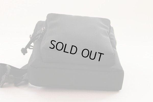 バレンシアガ エクスプローラー クロスボディバック 5936519TY45 1000 ブラック 底