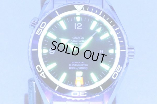 オメガ　シーマスター　プラネットオーシャン　２２００．５０　黒文字盤　ライト