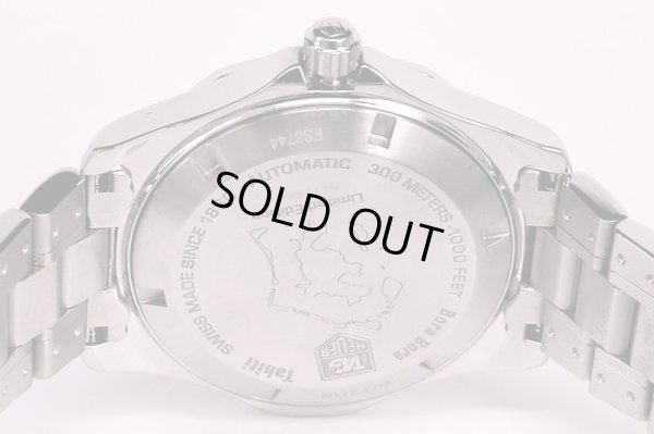 タグホイヤー　アクアレーサー　ＷＡＦ２１１Ｎ　青シェル文字盤　ボラボラ限定　裏面拡大