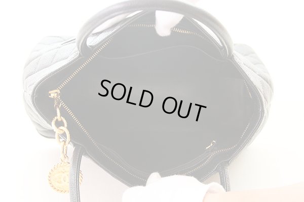 シャネル　復刻トートバック ブラック／ゴールド金具　中身(1)