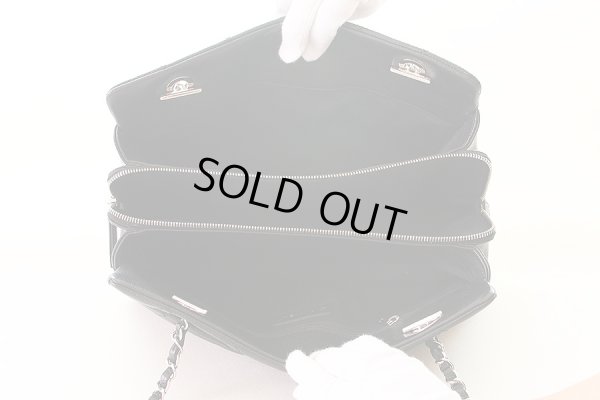 シャネル　チェーンショルダーバック ブラック／SIV金具　中身