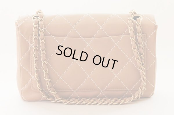 シャネル　ワイルドステッチ　チェーンショルダーバック　ベージュ／ゴー ルド金具　裏面