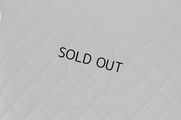 シャネル　復刻トートバック ブラック／ゴールド金具　表面拡大