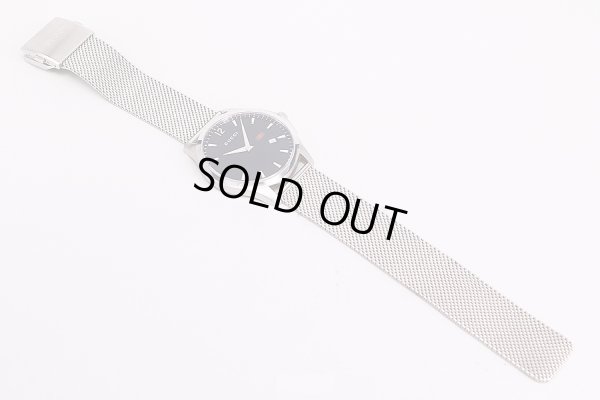 グッチ　タイムレス　ＹＡ１２６．３　黒文字盤　メッシュベルト状態　表面