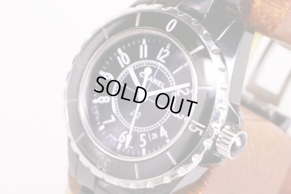 シャネル　Ｊ１２　Ｈ０６８２　黒文字盤　サイド拡大