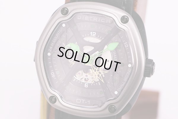 ディートリッヒ　オーガニックタイム　ＯＴ－１　スケルトン黒文字盤　緑色針　表面