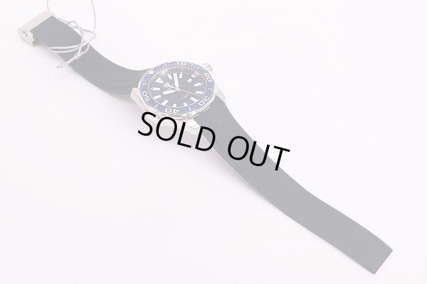 タグホイヤー　アクアレーサー　ＷＡＹ１１１Ｃ　紺文字盤　ラバーベルト　表面