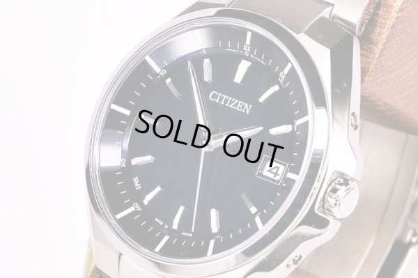 シチズン　アテッサ　ＣＢ３０１０－５７Ｌ　紺文字盤　サイド拡大