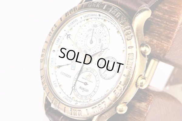 シチズン　アヴァロン　スーパーカレンダー　６７００－Ｇ７００１３　白文字盤　サイド拡大