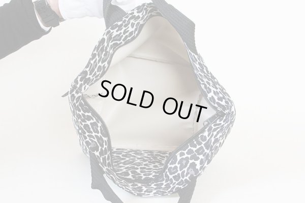 エルベシャプリエ ナイロン舟型トートM 1027F パンサーブラン 中身