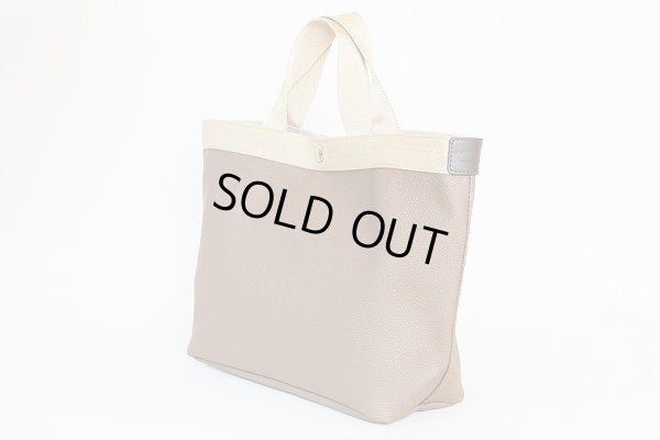 エルベシャプリエ リュクススクエアトートM 704GP トープ/ゴールド サイド