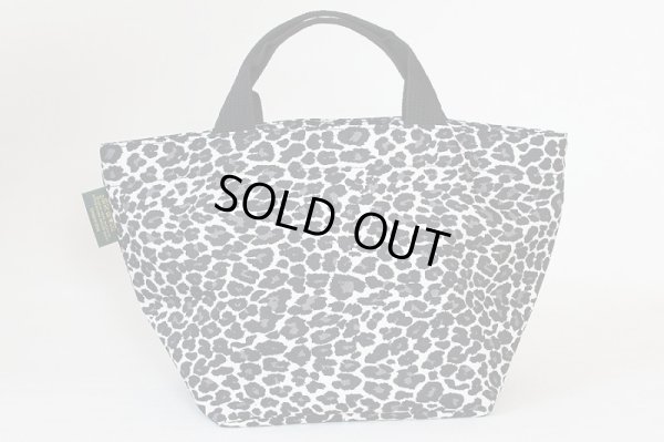 エルベシャプリエ ナイロン舟型トートM 1027F パンサーブラン 裏面