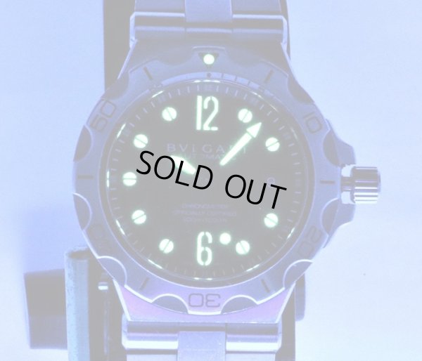 ディアゴノ　プロフェッショナルスクーバ　暗闇のようす