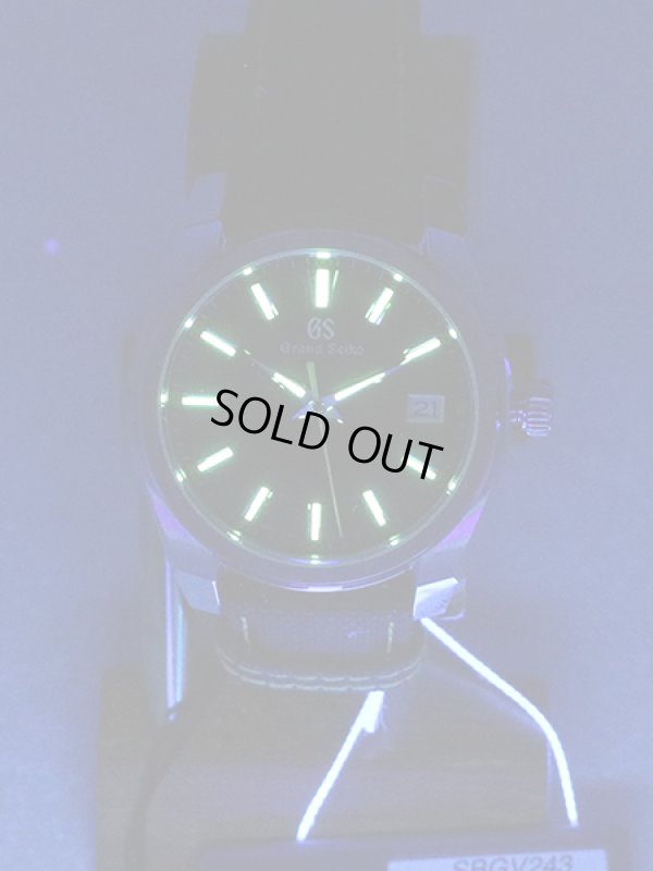 グランドセイコー　ＳＢＧＶ２４３　９Ｆ８２－０ＡＬ０　黒文字盤　ブラックライト照射