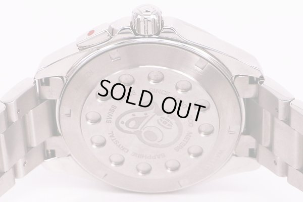 タグホイヤー　アクアレーサー　ＷＡＹ１１１Ｙ　アラーム　銀文字盤　裏面拡大