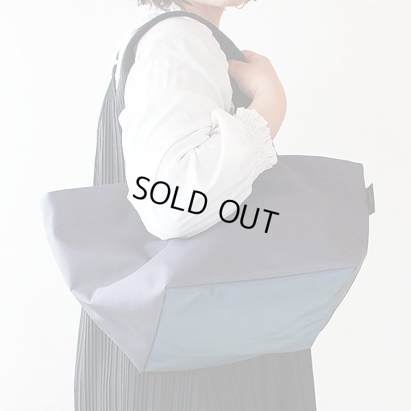 エルベシャプリエ ナイロン舟型ショルダーML 1028N オラージュ/ブルーラベ 掛けたイメージ