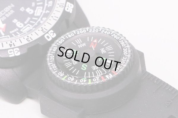 ルミノックス　レコン　８８３０ＧＭｔ　黒文字盤　拡大