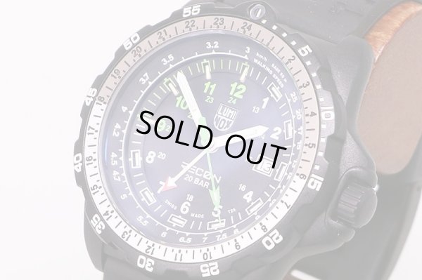 ルミノックス　レコン　８８３０ＧＭｔ　黒文字盤　サイド拡大