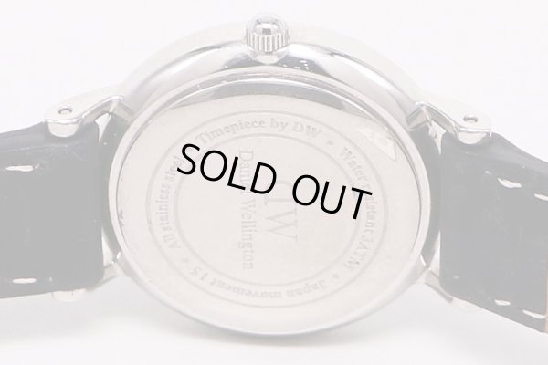 ダニエル・ウェリントン　０９２１ＤＷ　白文字盤　１２Ｐ　裏面拡大