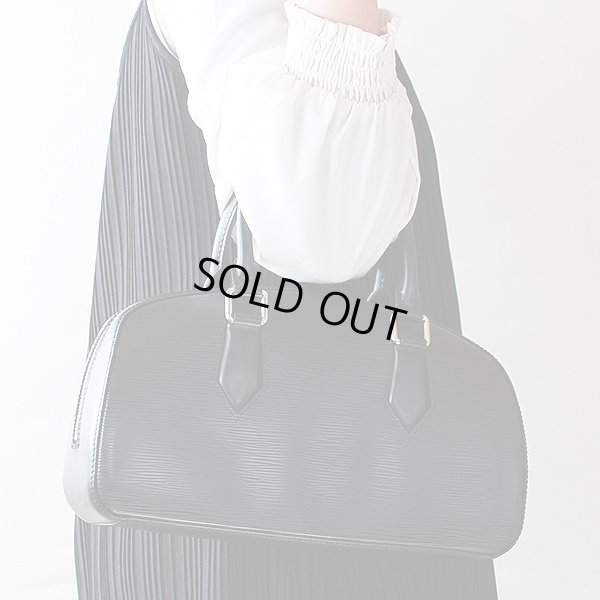 ルイヴィトン　ジャスミン M52082 ノワール　持ったイメージ