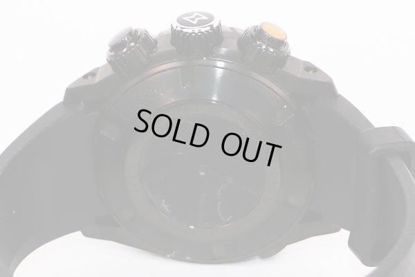 エドックス　クラス１　クロノオフショア　４６７４３７　カーボン文字盤　限定　裏面拡大