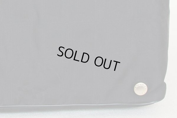 シャネル　ニュートラベルライン　トートMM　ノワール　底拡大