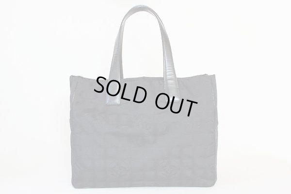 シャネル　ニュートラベルライン　トートMM　ノワール　裏面