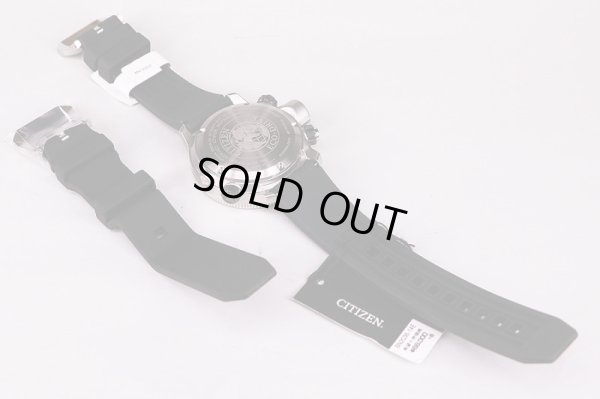 シチズン　ダイバー２００ｍデプスメーター　ＢＮ２０３６－Ｊ４Ｅ　黒文字盤　ラバーベルト状態　表面