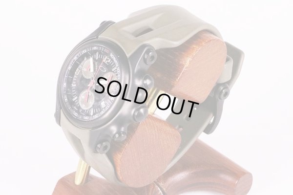 オークリー　ホールショットクロノ　１０ｔｈマウンテンディビジョン　黒文字盤　サイド