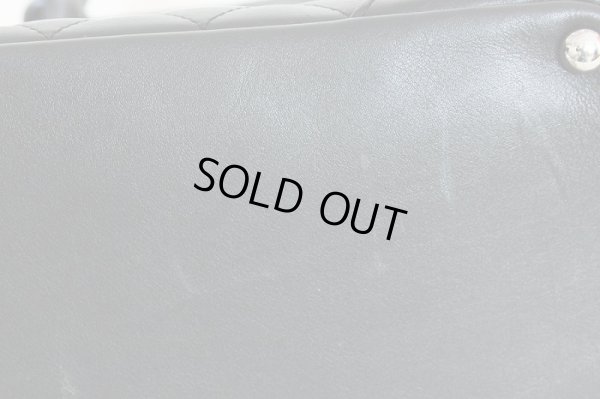 シャネル カンボンライン ミディアムトートバック ブラック/ホワイト 底面傷