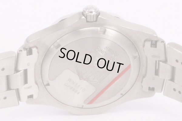 タグホイヤー　エクスクルーシブ　ＷＮ１１１０　黒文字盤　裏面拡大