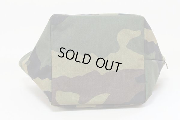 エルベシャプリエ ナイロン舟型トートM 1027W カモフラージュ 底