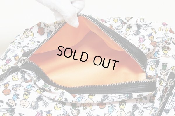 マークジェイコブス ラージ バックパック M0016562 ホワイト/スヌーピー  中身