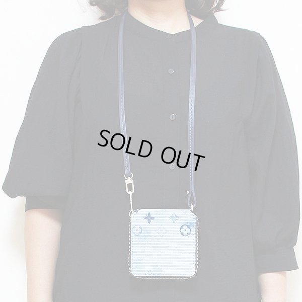 ルイ・ヴィトン　ジッピー・コンパクト ウォレット M80461　掛けたイメージ