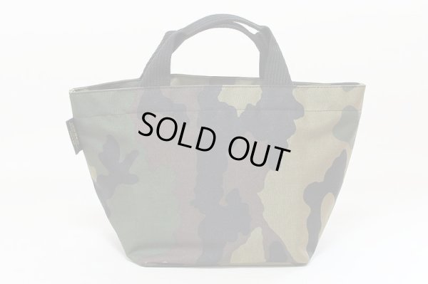 エルベシャプリエ ナイロン舟型トートM 1027W カモフラージュ 裏面