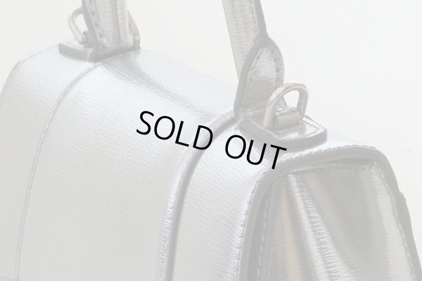 バレンシアガ　アワーグラスXS　トップハンドルバッグ　592833 メタリックシルバー　サイド拡大