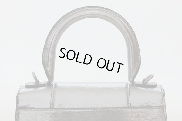 バレンシアガ　アワーグラスXS　トップハンドルバッグ　592833 メタリックシルバー　持ち手