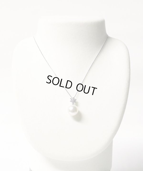 K18WG　パールダイアイリペンダントネックレス　13.2mm 0.30ct 5.80g　装着イメージ