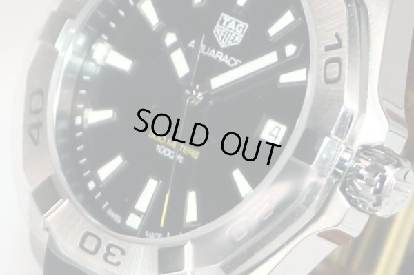 タグホイヤー　アクアレーサー　ＷＢＤ１１１０　黒文字盤　サイド拡大