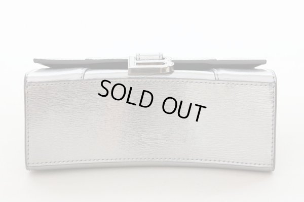 バレンシアガ　アワーグラスXS　トップハンドルバッグ　592833 メタリックシルバー　底