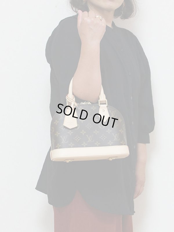 ルイ・ヴィトン アルマBB M53152 持ったイメージ