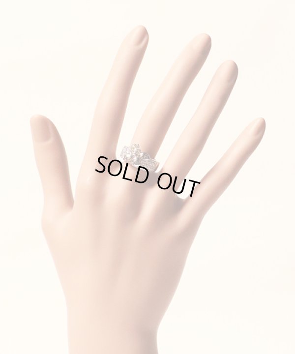 タサキ　K18WG ダイアイリリング 0.45ct 0.75ct 6.40g　装着イメージ