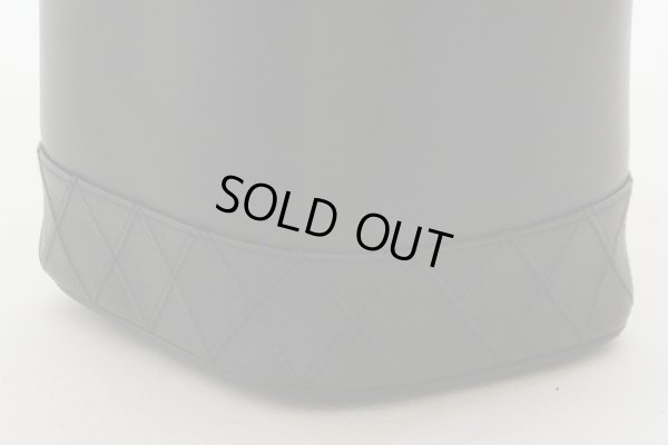 シャネル　ビコローレ バニティバック 縦型 ブラック　サイド下部