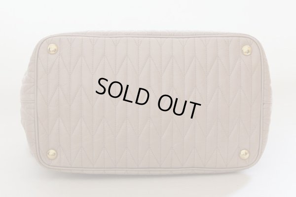 ミュウミュウ 2WAYハンドバック RN1096 CIPRIA ピンクベージュ 底