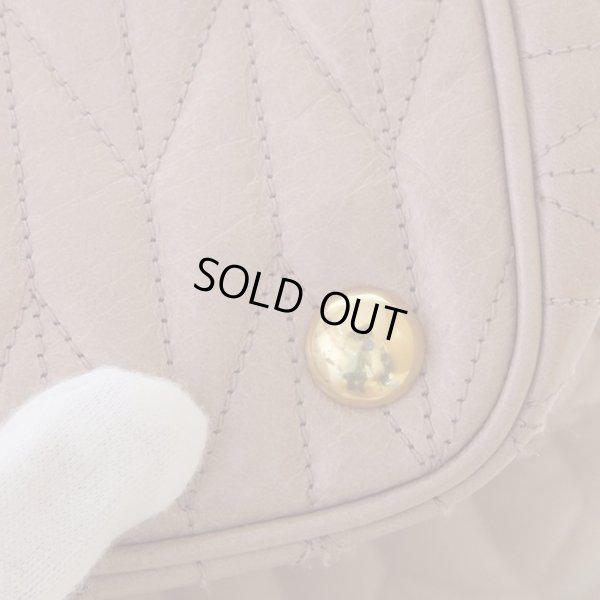 ミュウミュウ 2WAYハンドバック RN1096 CIPRIA ピンクベージュ 底状態