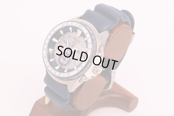 セイコー　プロスペックス　ＳＢＤＥ００５　オーシャンクルーザー　銀文字盤　サイド