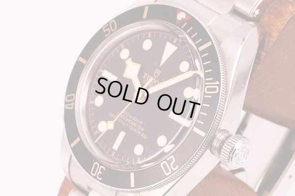 チューダー　ヘリテージ　ブラックベイ　７９０３０Ｎ　黒文字盤　黒ベゼル　サイド拡大