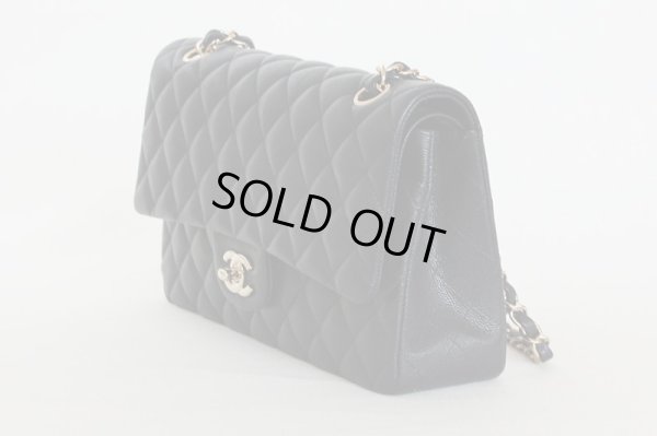 シャネル　マトラッセ Wチェーンショルダーバック ネイビー／ゴールド金具　サイド