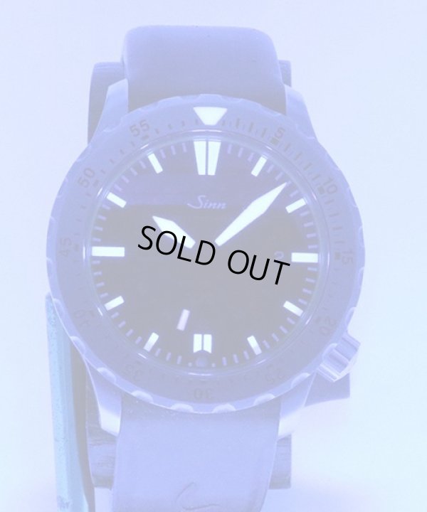 ジン　Ｕ２（ＥＺＭ５）１０２０　２０００ｍダイバーＵＴＣ　黒文字盤　ライト